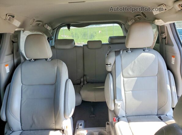 5TDYZ3DC5HS804141 2017 TOYOTA SIENNA Gray Rear seats view