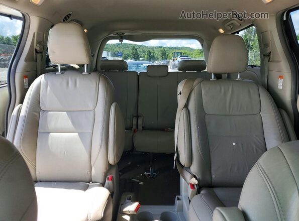 5TDYZ3DC5HS832862 2017 TOYOTA SIENNA White Vista de los asientos traseros
