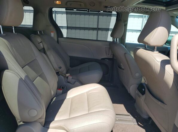 5TDYZ3DC5HS832862 2017 TOYOTA SIENNA White Vista interior trasera