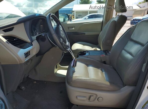 5TDYZ3DC5HS832862 2017 TOYOTA SIENNA White Vista interior delantera