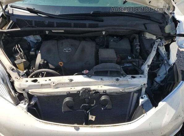 5TDYZ3DC5HS832862 2017 TOYOTA SIENNA White Vista del compartimento del motor