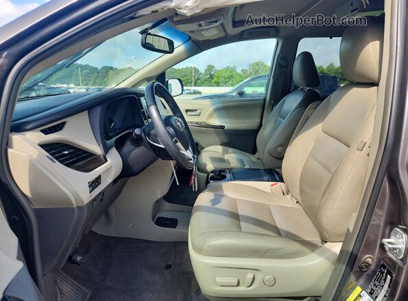 5TDYZ3DC6HS793277 2017 TOYOTA SIENNA Gray Widok wnętrza z przodu