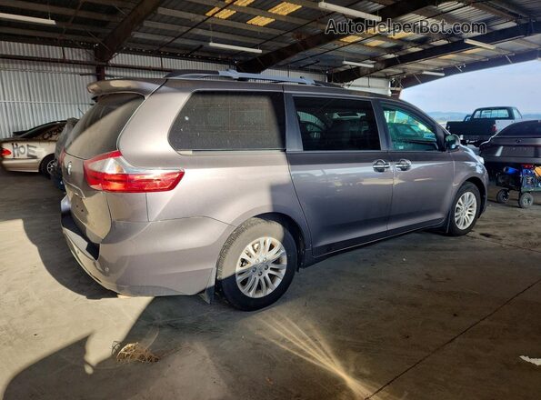 5TDYZ3DC6HS876403 2017 TOYOTA SIENNA Серый 