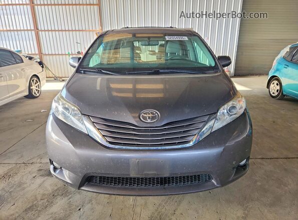 5TDYZ3DC6HS876403 2017 TOYOTA SIENNA Серый 