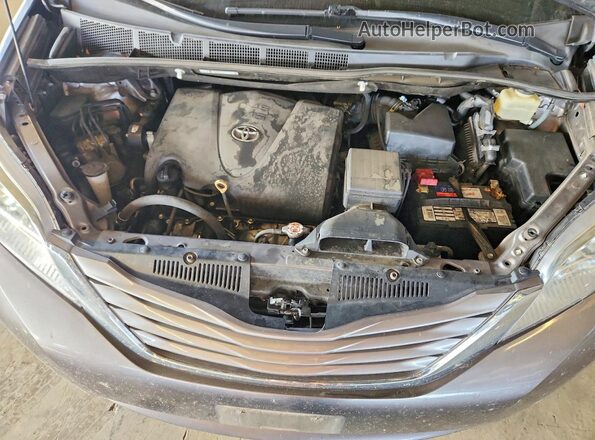 5TDYZ3DC6HS876403 2017 TOYOTA SIENNA Серый 
