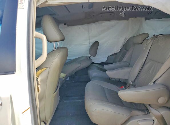 5TDYZ3DC7HS867113 2017 TOYOTA SIENNA White Vista interior trasera