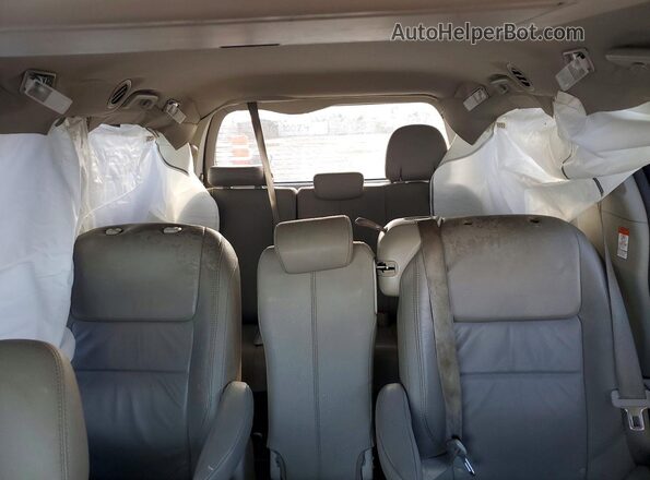 5TDYZ3DC7HS867113 2017 TOYOTA SIENNA White Vista de los asientos traseros