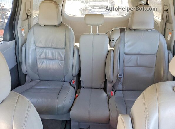5TDYZ3DC7JS917403 2018 TOYOTA SIENNA Silver Հետևի նստատեղերի տեսք
