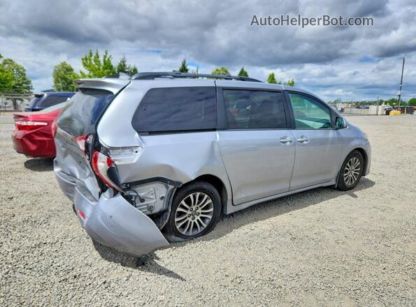 5TDYZ3DC7JS944665 2018 TOYOTA SIENNA Silver Tył prawy