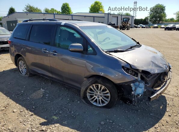 5TDYZ3DC8HS820138 2017 TOYOTA SIENNA Gray Front right