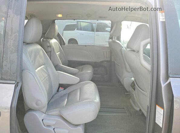 5TDYZ3DC8JS910525 2018 TOYOTA SIENNA Gray 
