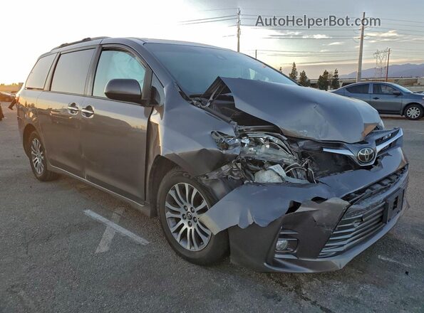 5TDYZ3DC9JS914504 2018 TOYOTA SIENNA Серый 