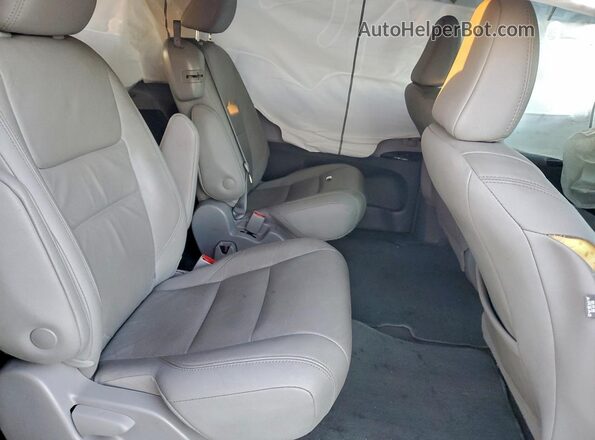 5TDYZ3DC9JS914504 2018 TOYOTA SIENNA Серый 