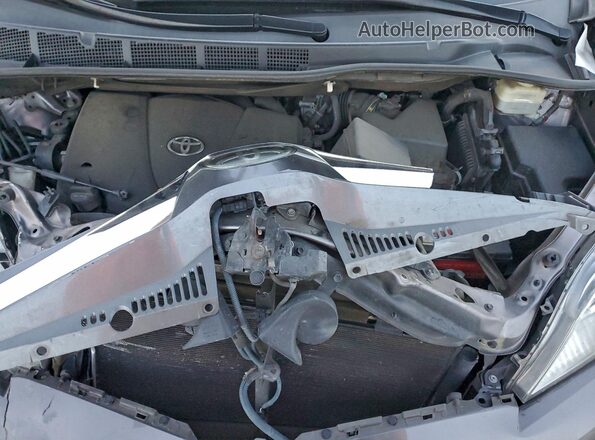 5TDYZ3DC9JS914504 2018 TOYOTA SIENNA Серый 