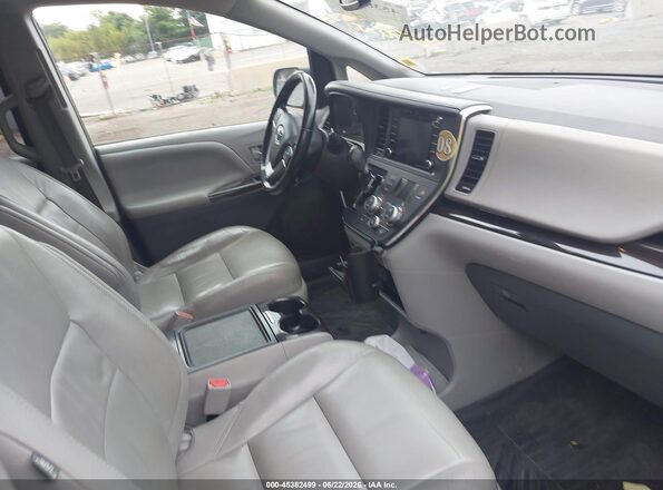 5TDYZ3DC9JS960141 2018 TOYOTA SIENNA Blue Front interior view