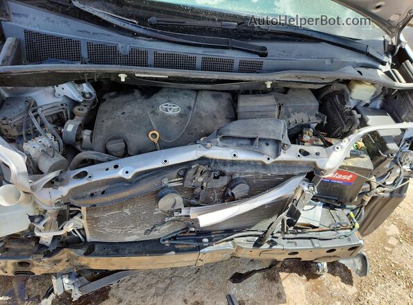 5TDYZ3DCXHS778927 2017 TOYOTA SIENNA Silver უკანა სალონის ხედი