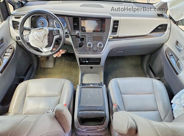 5TDYZ3DCXHS778927 2017 TOYOTA SIENNA Silver წინა პანელის ხედი