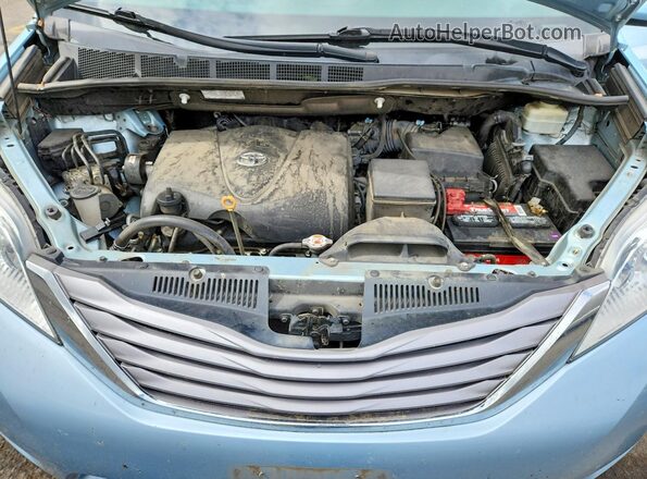 5TDYZ3DCXHS833151 2017 TOYOTA SIENNA Синий Вид задней части салона