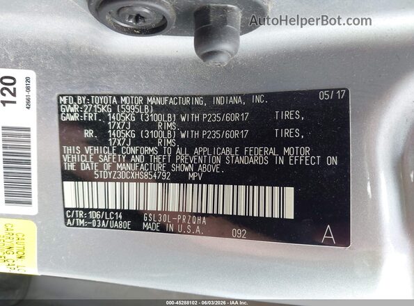 5TDYZ3DCXHS854792 2017 TOYOTA SIENNA Silver ძრავის განყოფილების ხედი