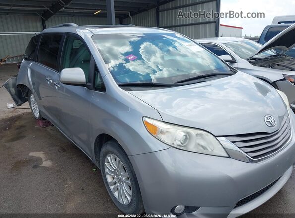 5TDYZ3DCXHS854792 2017 TOYOTA SIENNA Silver 