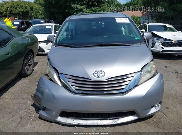 5TDYZ3DCXHS891101 2017 TOYOTA SIENNA Silver ხელსაწყოთა პანელის ხედი