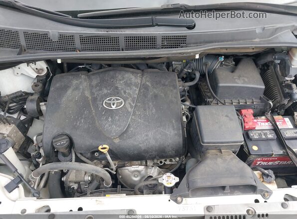 5TDYZ3DCXJS943557 2018 TOYOTA SIENNA White Widok z tyłu