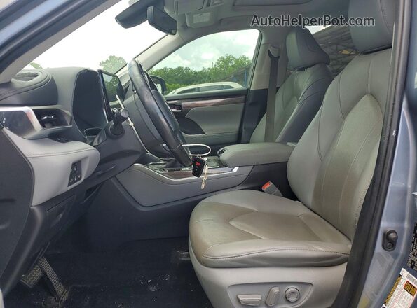 5TDYZRAH0LS010076 2020 TOYOTA HIGHLANDER Blue Вид салону спереду