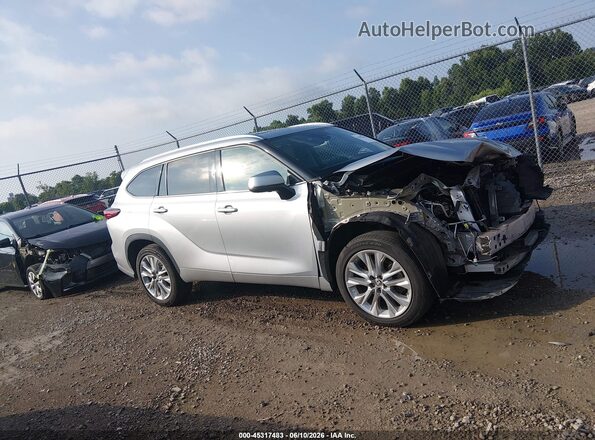 5TDYZRAH2LS010306 2020 TOYOTA HIGHLANDER Silver Вид задньої частини салону