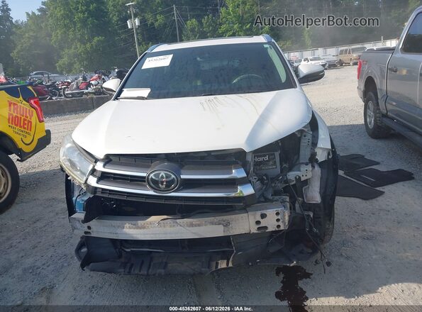 5TDYZRFH1HS219021 2017 TOYOTA HIGHLANDER Белый Вид щитка приборов
