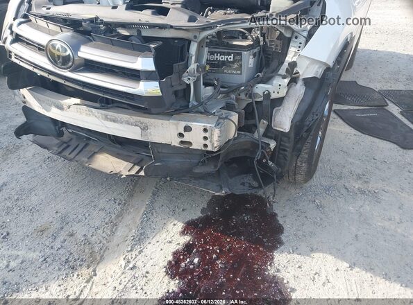 5TDYZRFH1HS219021 2017 TOYOTA HIGHLANDER Белый Вид спереди