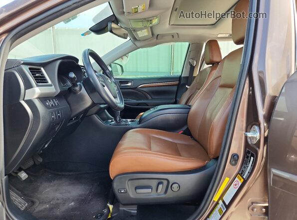 5TDYZRFH4JS259731 2018 TOYOTA HIGHLANDER Brown Front interior view