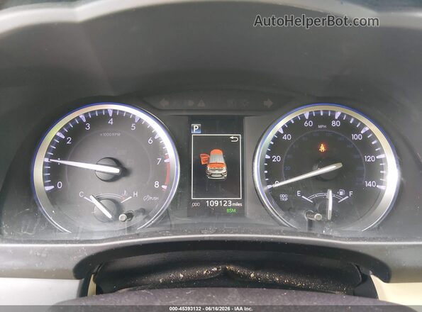 5TDYZRFH5JS286744 2018 TOYOTA HIGHLANDER Red Widok tylnych siedzeń
