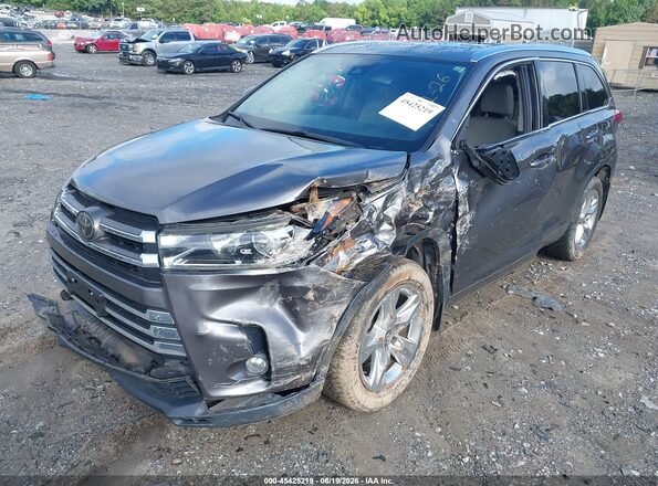5TDYZRFH9JS243606 2018 TOYOTA HIGHLANDER Gray Front view