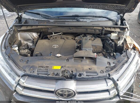 5TDYZRFH9JS243606 2018 TOYOTA HIGHLANDER Gray Rear view