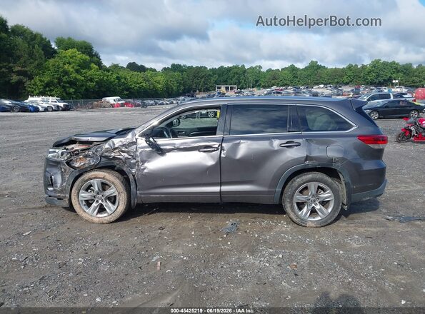 5TDYZRFH9JS243606 2018 TOYOTA HIGHLANDER Gray 360 interior view