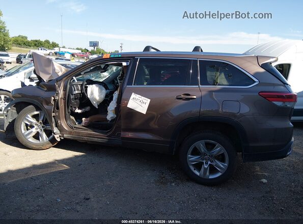 5TDYZRFH9KS295982 2019 TOYOTA HIGHLANDER Brown Widok wnętrza z tyłu