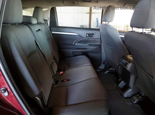 5TDZARFH0JS035349 2018 TOYOTA HIGHLANDER Burgundy Вид задньої частини салону