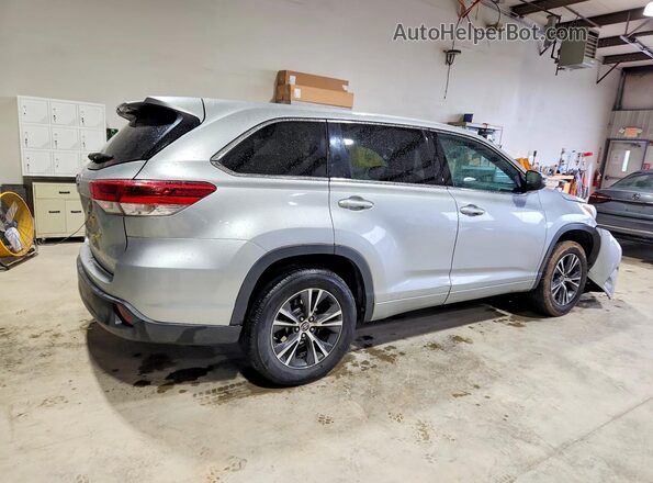 5TDZARFH0JS035819 2018 TOYOTA HIGHLANDER Серебряный Задняя правая четверть