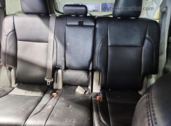 5TDZARFH0JS035819 2018 TOYOTA HIGHLANDER Серебряный Вид задних сидений