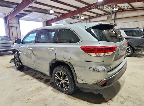 5TDZARFH0JS035819 2018 TOYOTA HIGHLANDER Серебряный Задняя левая четверть