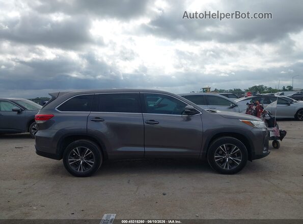 5TDZARFH0JS039238 2018 TOYOTA HIGHLANDER Gray Вид задньої частини салону