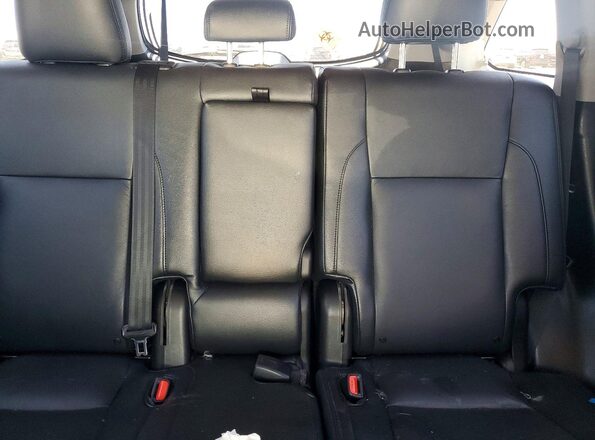5TDZARFH0JS040891 2018 TOYOTA HIGHLANDER Серебряный 