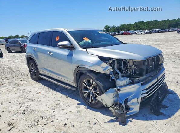 5TDZARFH0JS040891 2018 TOYOTA HIGHLANDER Серебряный 