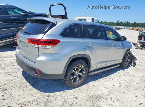 5TDZARFH0JS040891 2018 TOYOTA HIGHLANDER Серебряный 