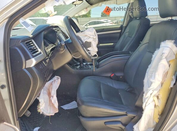 5TDZARFH0JS040891 2018 TOYOTA HIGHLANDER Серебряный 
