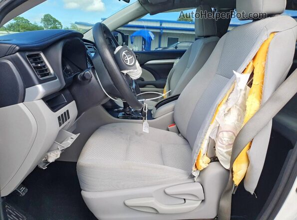 5TDZARFH5GS019494 2016 TOYOTA HIGHLANDER White Front interior view