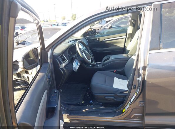 5TDZARFHXJS034337 2018 TOYOTA HIGHLANDER Gray Вид салону спереду