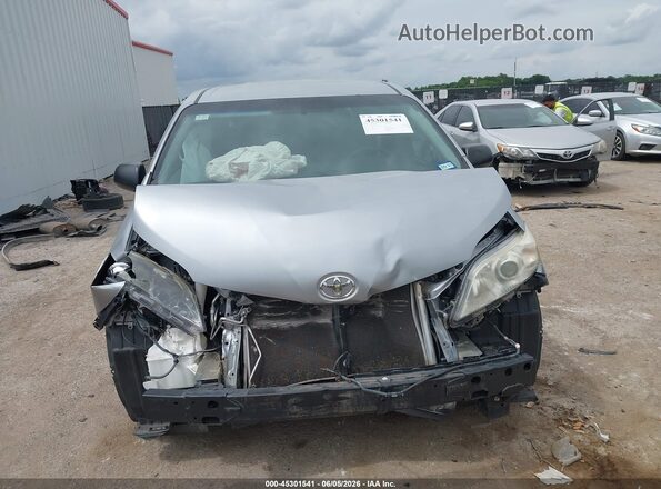 5TDZK3DC6GS717470 2016 TOYOTA SIENNA Silver Սարքավորումների վահանակի տեսք