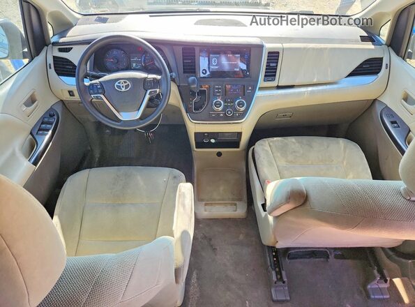 5TDZK3DC7GS743737 2016 TOYOTA SIENNA Золотой Вид панели приборов