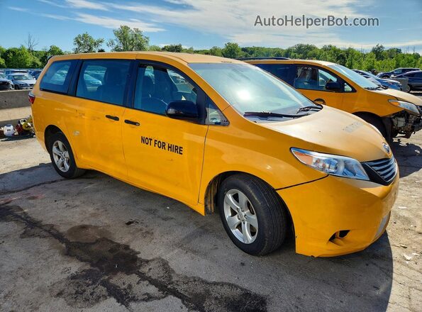 5TDZK3DC9GS699501 2017 TOYOTA SIENNA Yellow 
